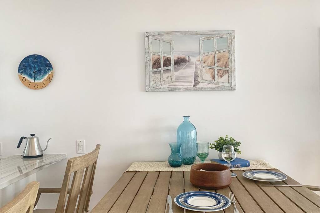 New Listing Beach Bliss 211! Stunning Bay View مدينة ترافيرز المظهر الخارجي الصورة